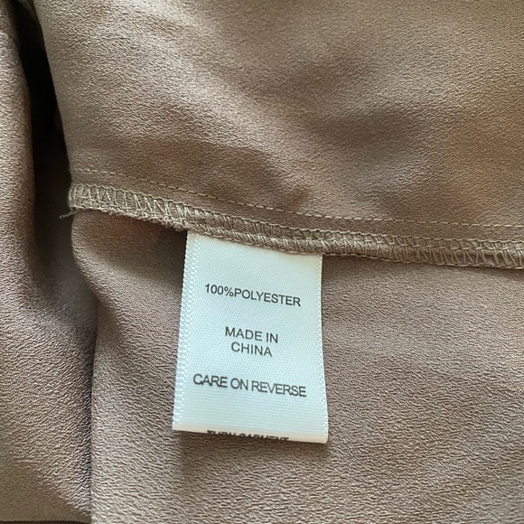 New York & Company Medium Womens Ruffle Front Top Tan/Taupe - NY&C - Picture 6 of 6